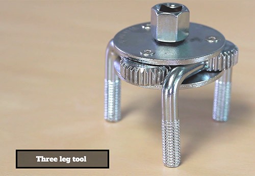 Three-leg tool clench